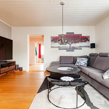 Reine Mountain View Retreat Prázdninový dům