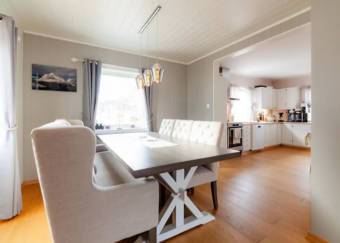 Reine Mountain View Retreat Moskenes