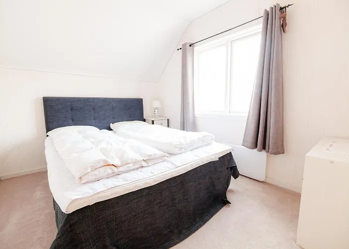 Reine Mountain View Retreat