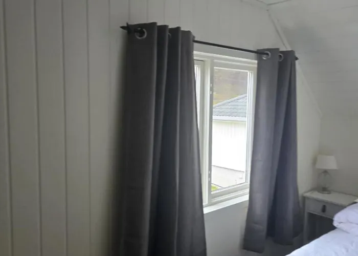 Reine Mountain View Retreat